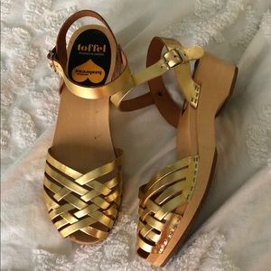 Gold Swedish Hasbeens